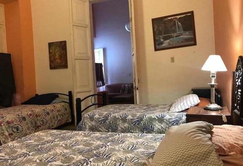 پانسیون Maska Mansion