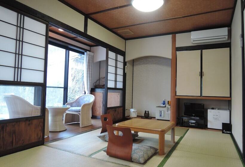 ペンション Mizuwake Minshuku Mura