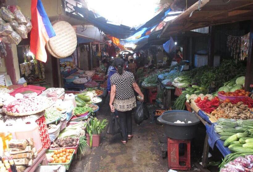 Пансион Mjr Ticketing Guest House