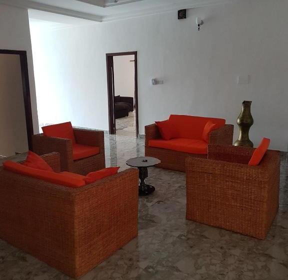 膳宿费 Nana's Holiday Let