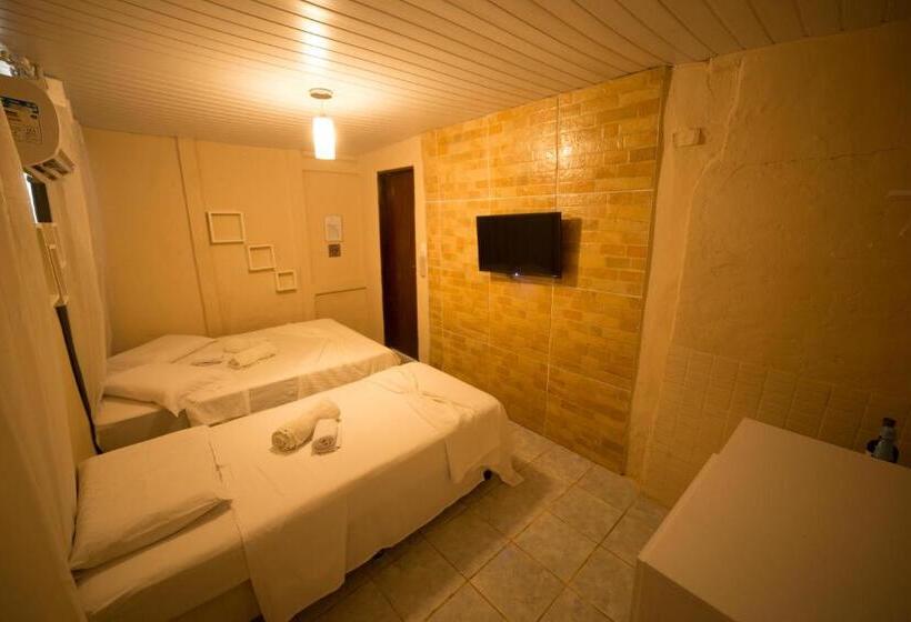 פנסיון Nova Pousada Golfinho