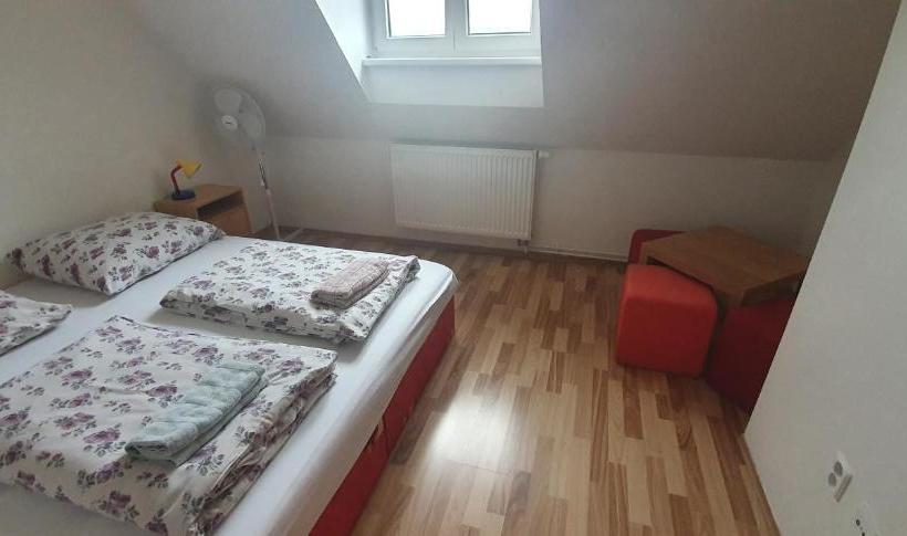 פנסיון Pod Vinicí