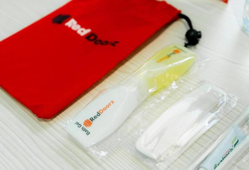 膳宿费 Reddoorz Near Gajah Mada Street Semarang