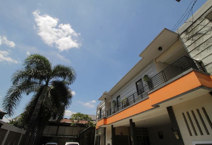 Пансион Reddoorz @ Pangeran Antasari 2