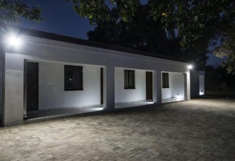 פנסיון The Royal Guest House