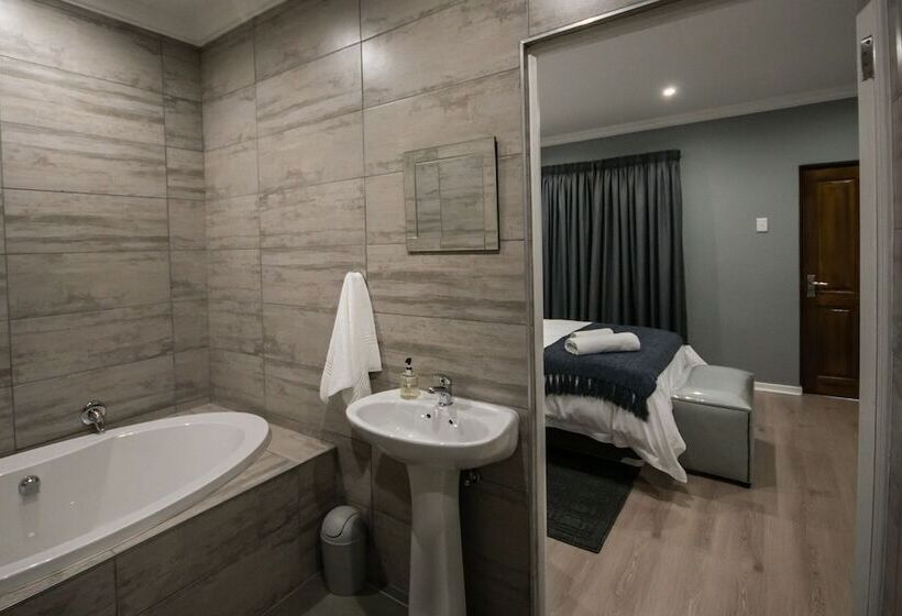 פנסיון The Royal Guest House