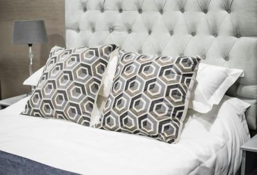 פנסיון The Royal Guest House