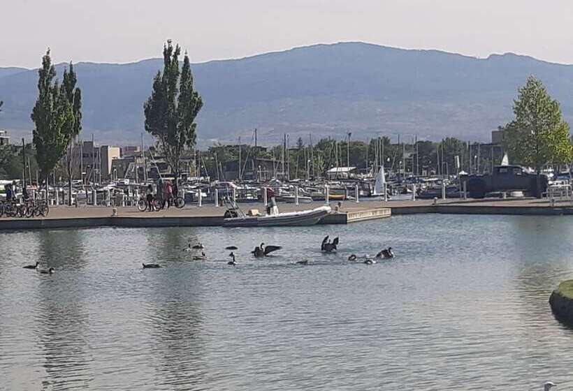 פנסיון Lake View House