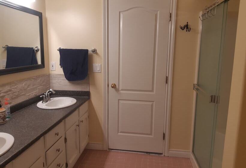 פנסיון Lake View House