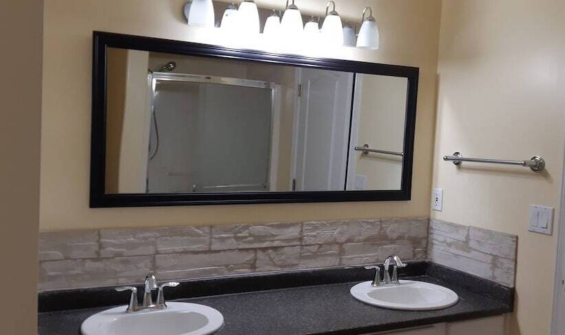 פנסיון Lake View House