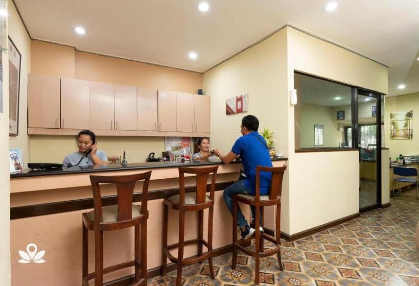 هاستل Metro Vigan Inn Near Plaza Salcedo Ilocos Sur