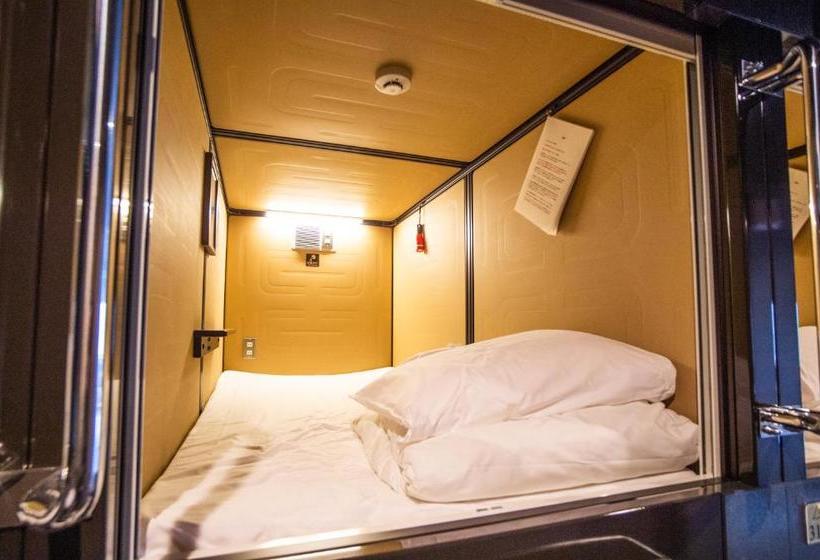 מלון כמוסות Capusule Hotel Hakodate