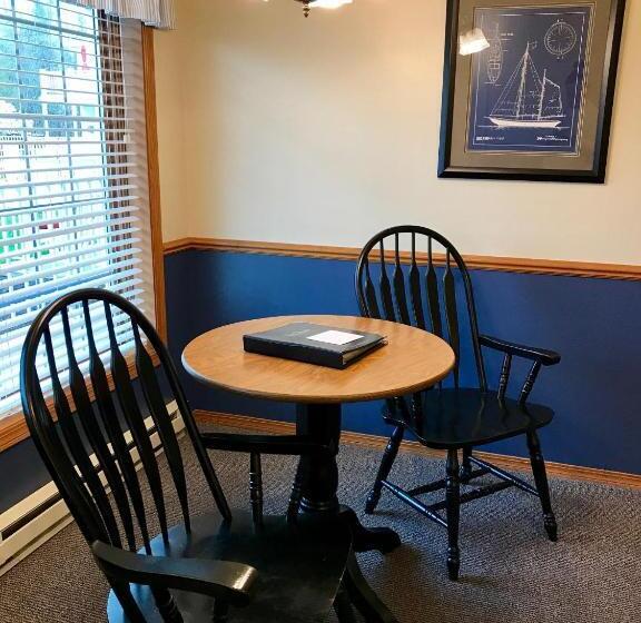 فندق Bay Breeze Resort