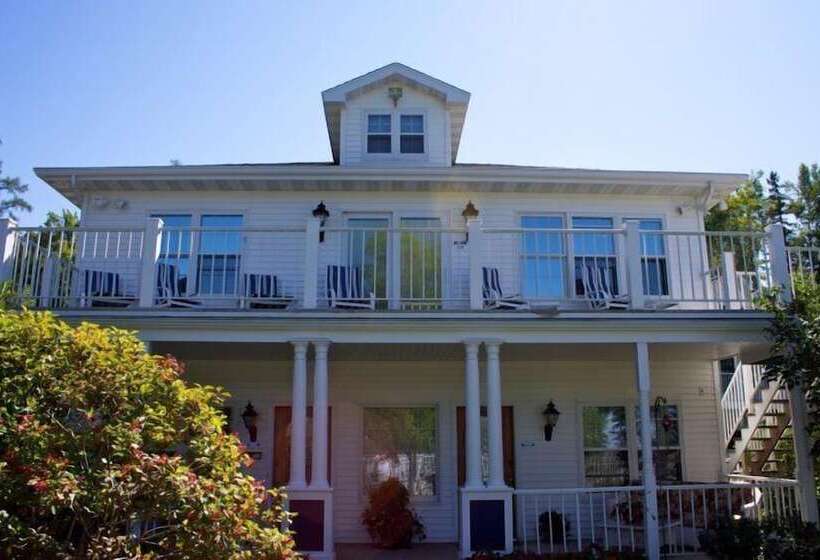 فندق Bay Breeze Resort