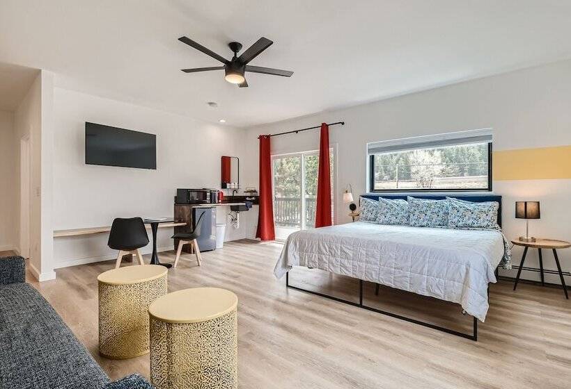 汽车旅馆  Uplift Inn