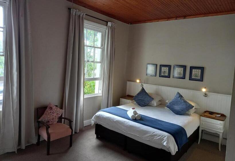 پانسیون 137 High Street Guest House