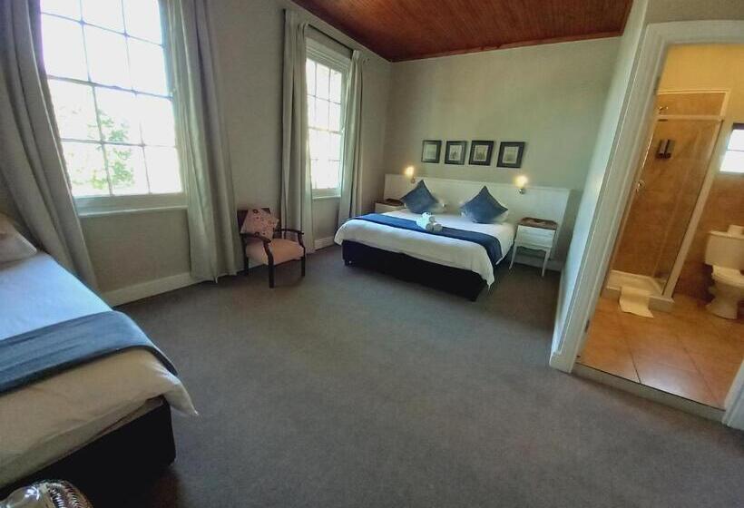 پانسیون 137 High Street Guest House