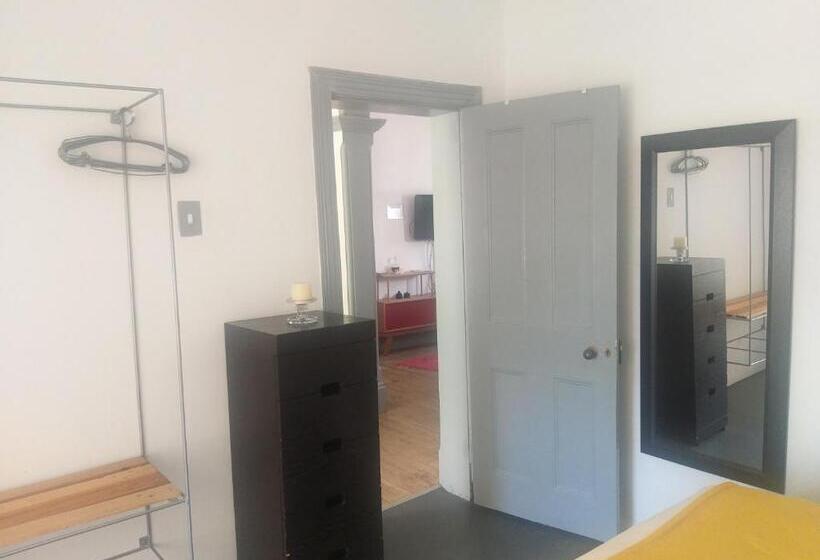 پانسیون 86 On Jubilee