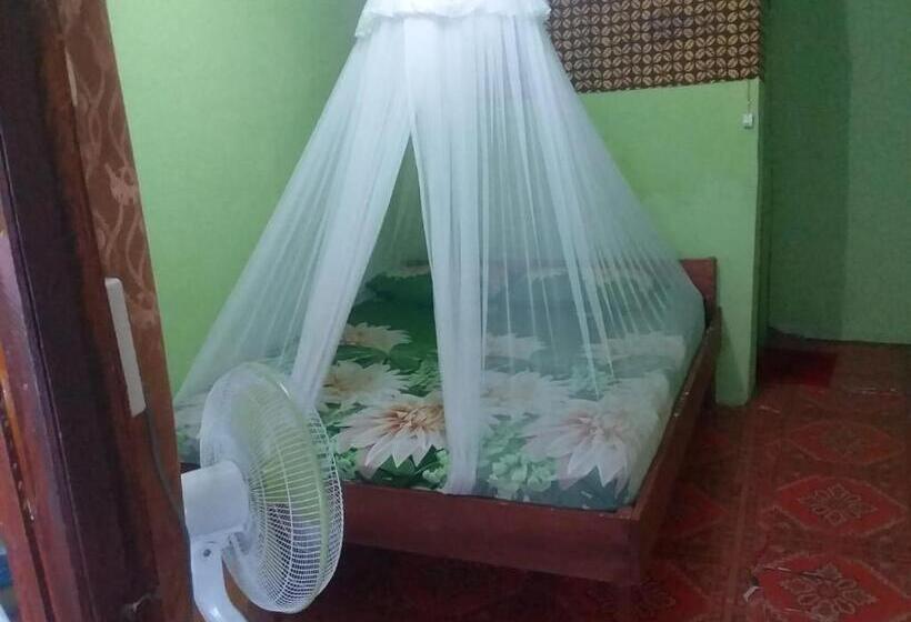 پانسیون Fun Family Guest House N Jungle Tour