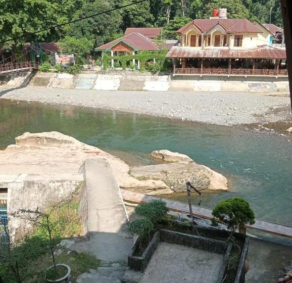 펜션 Fun Family Guest House N Jungle Tour