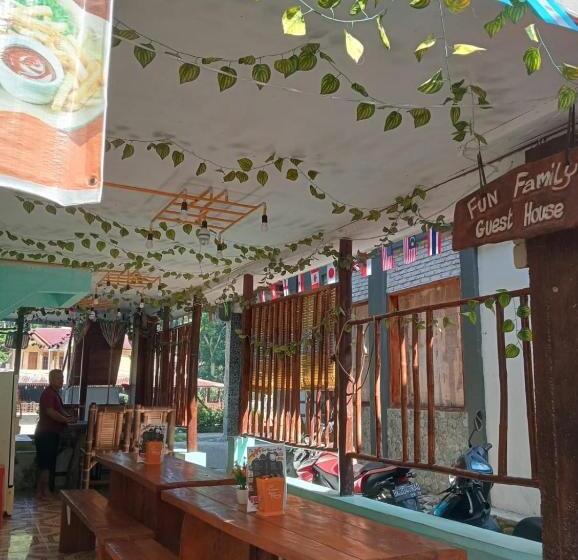 펜션 Fun Family Guest House N Jungle Tour