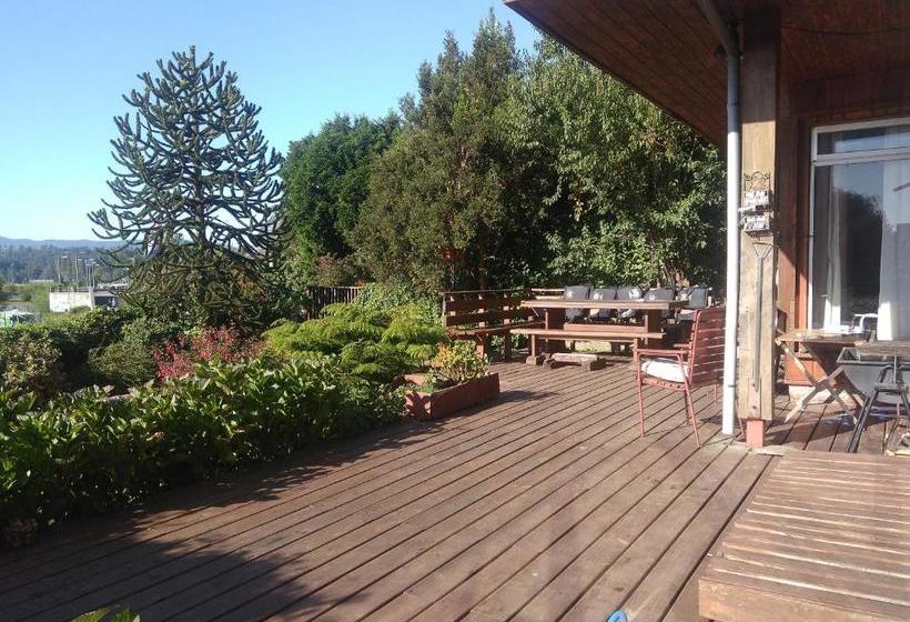 Пансион Volcano & Lake Family Hostel