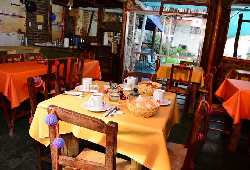 پانسیون Hostal Yatasto