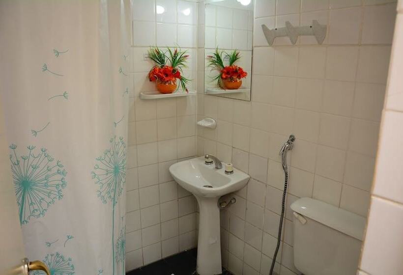 پانسیون Hostal Yatasto