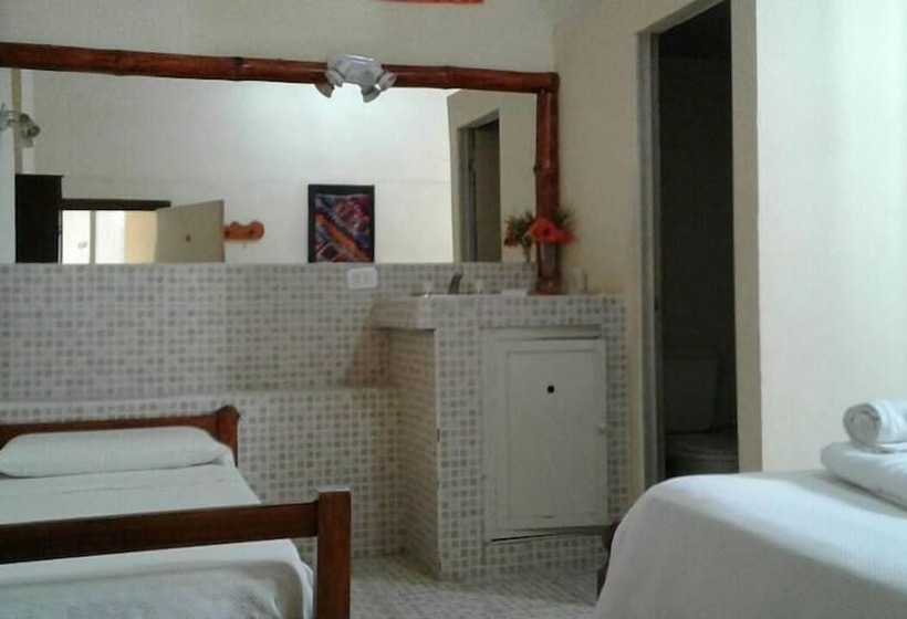 پانسیون Hostal Yatasto