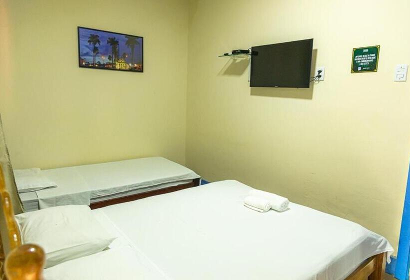 פנסיון Pousada Aruans Casarão