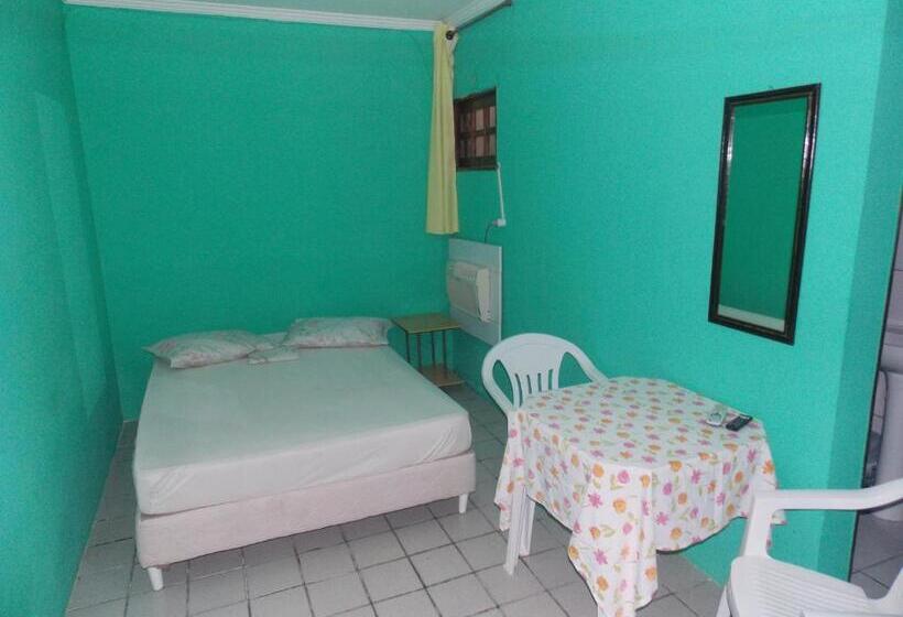 פנסיון Pousada Bom Jesus