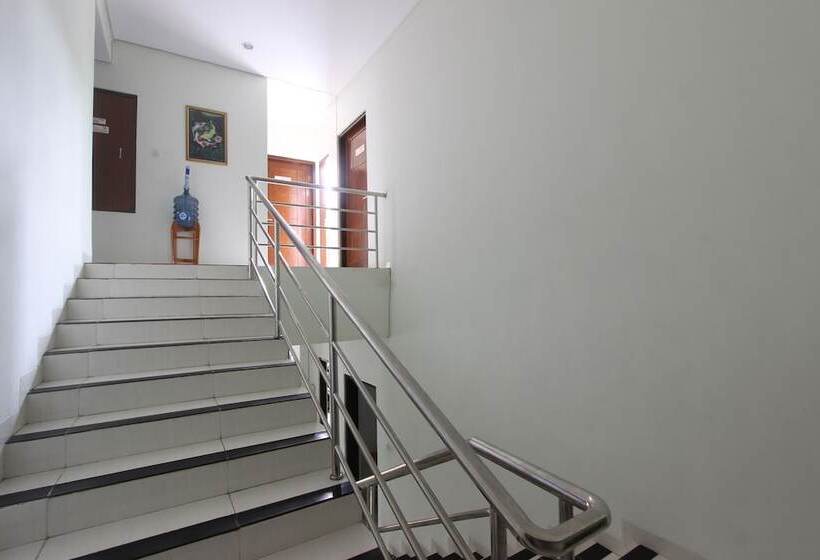 膳宿费 Reddoorz @ Turangga Sari