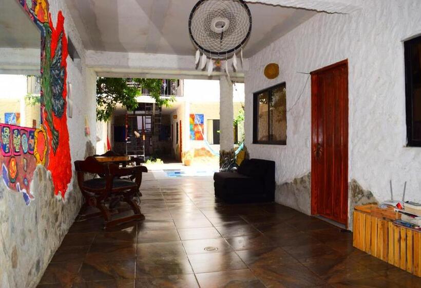 ペンション Rokadura Hostel