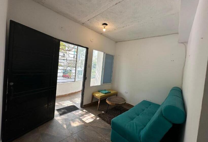 ペンション Rokadura Hostel