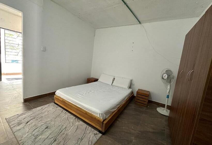 ペンション Rokadura Hostel