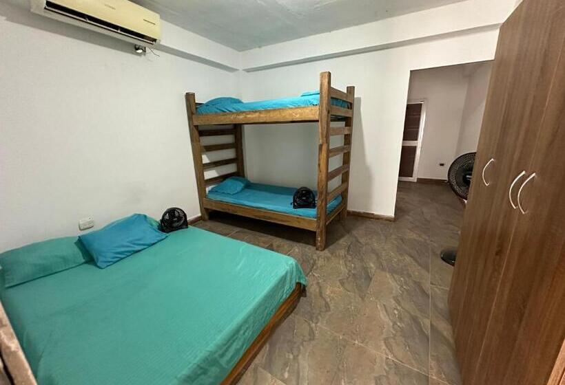 پانسیون Rokadura Hostel