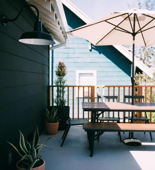 فندق صغير Noon On Sunset Hill