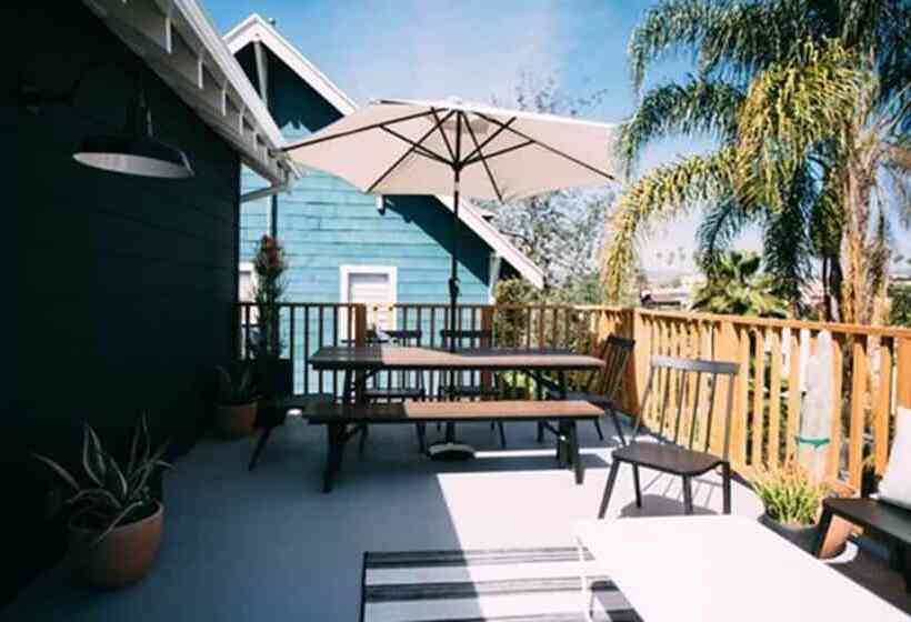 ユースホステル Noon On Sunset Hill