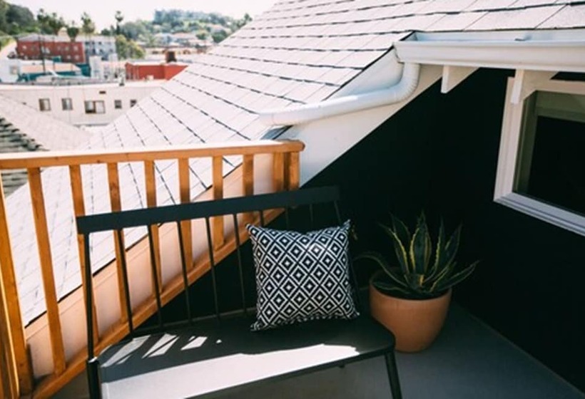 ユースホステル Noon On Sunset Hill