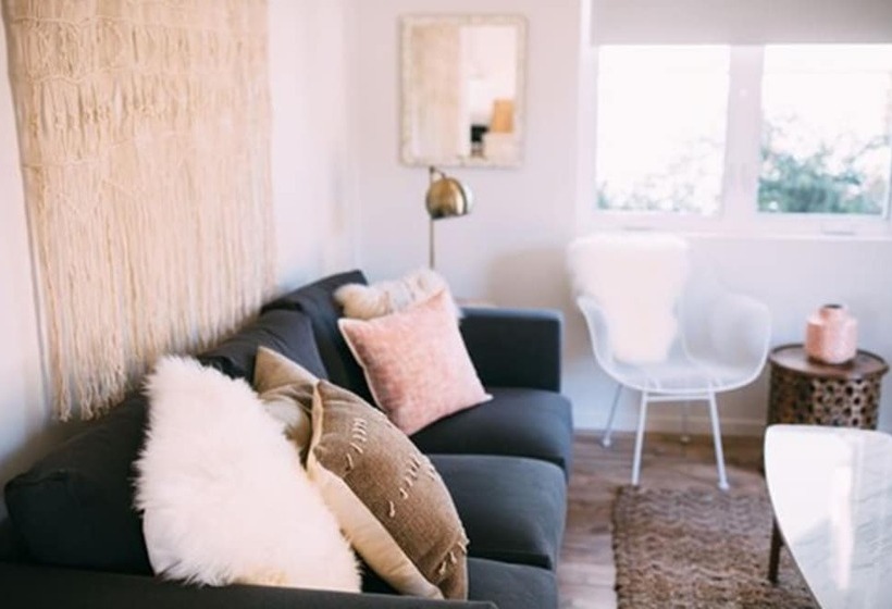 فندق صغير Noon On Sunset Hill