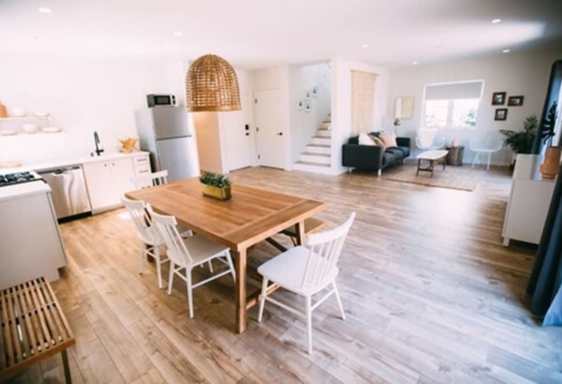 ユースホステル Noon On Sunset Hill