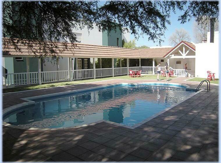 ホテル Lihuel Calel