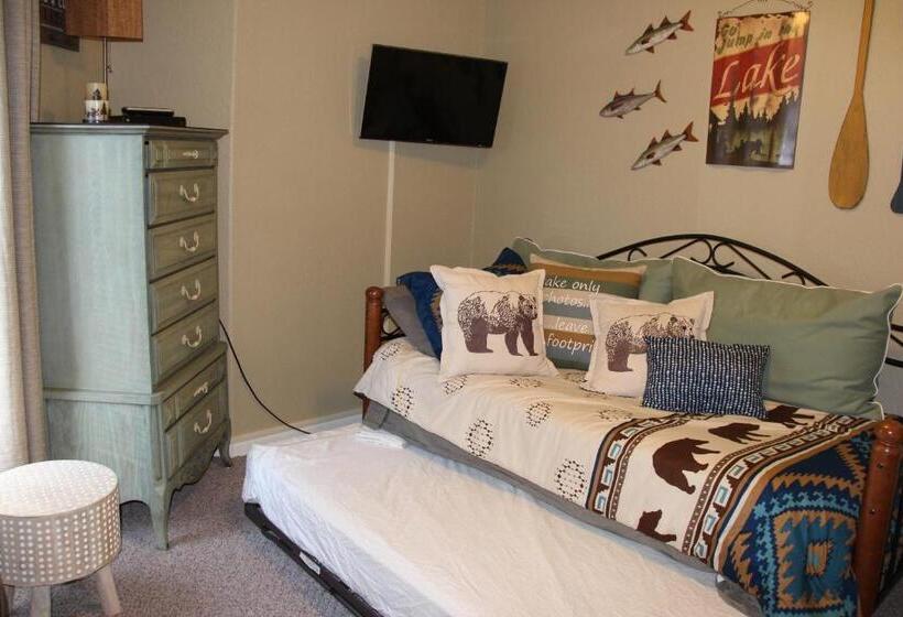 Lake Ozarks Get Away Topsider