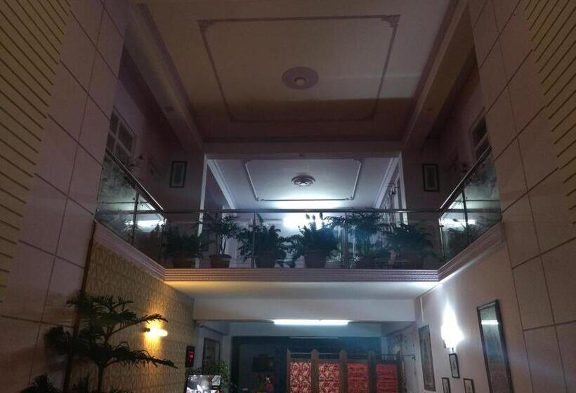 Пансион Aapas Residency