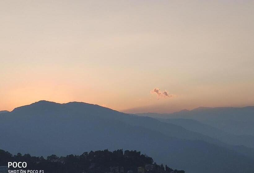 Пансион Aapas Residency