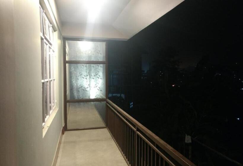 Пансион Aapas Residency