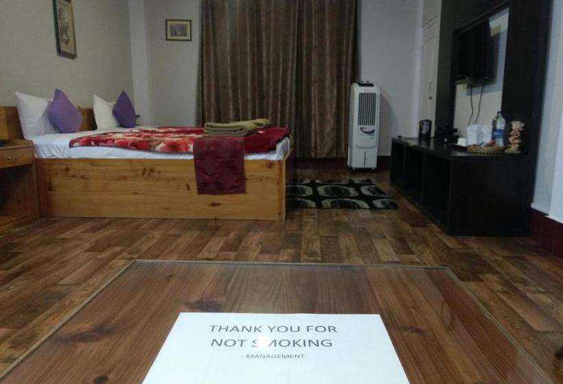 Пансион Aapas Residency