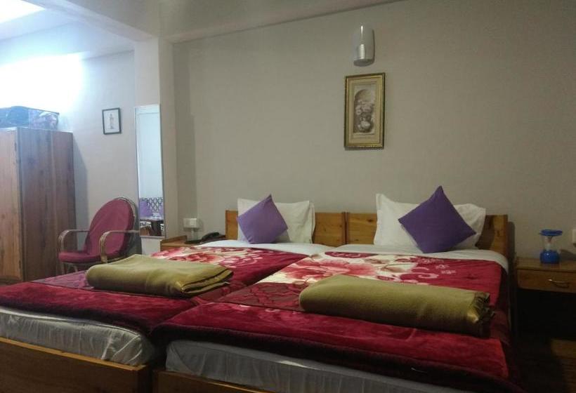 Пансион Aapas Residency