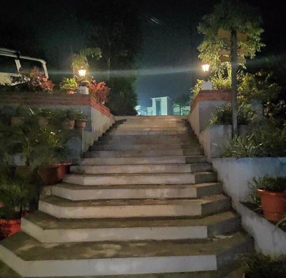 Пансион Aapas Residency