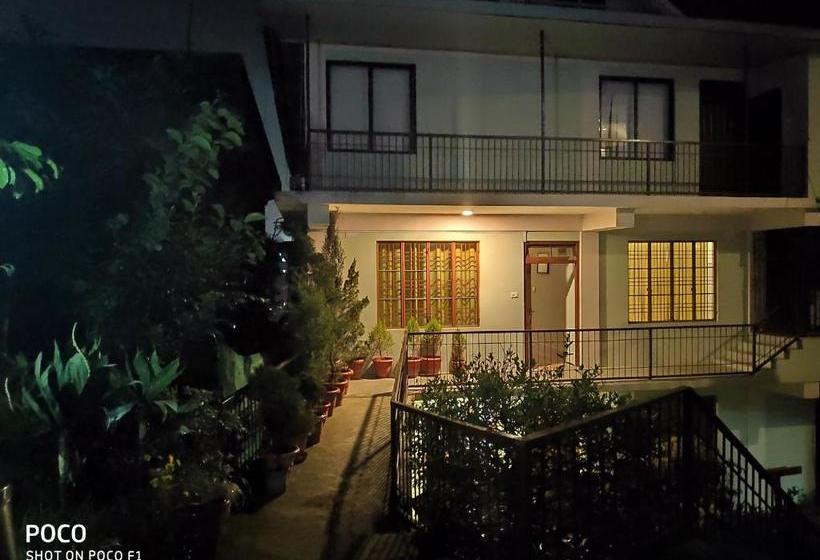 Пансион Aapas Residency